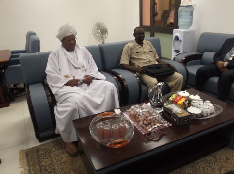 رئيس الجامعة في زيارة للسودان